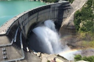 *雄大な絶景が広がる日本一の山岳観光コース<br>「立山黒部アルペンルート」