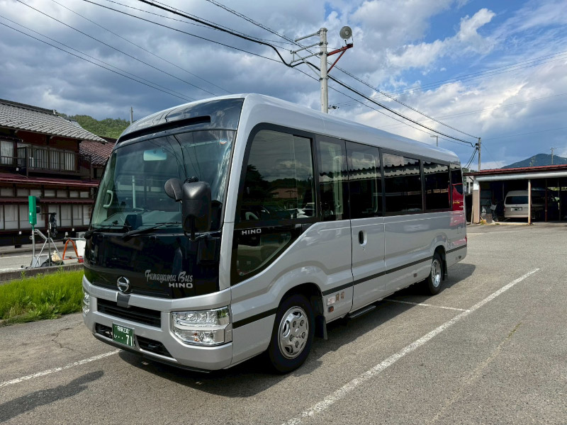 小型マイクロバス
